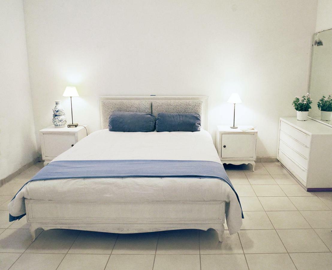 Blueline Apartment