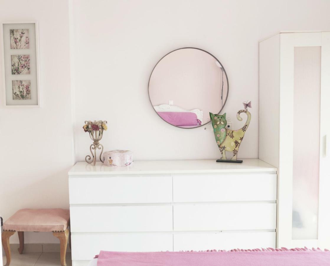Blueline Apartment
