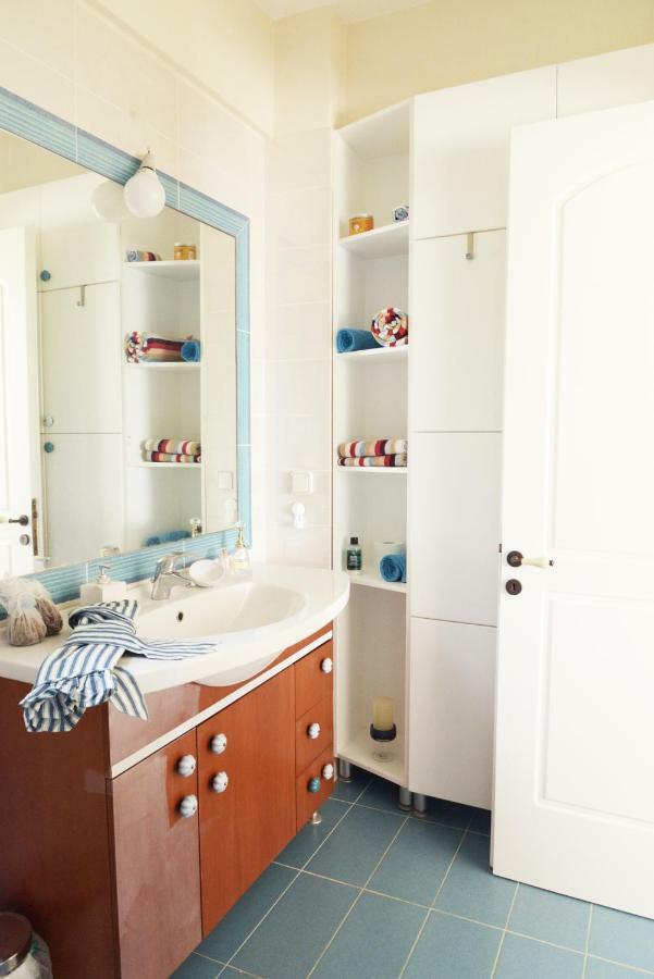 Blueline Apartment *